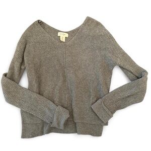 Jessica Simpson Women’s Green Sweater